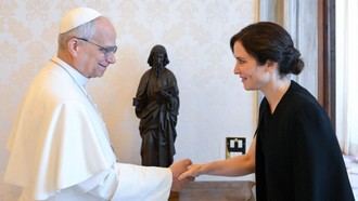 Díaz Ayuso expresa su orgullo por la visita del Papa a Madrid en audiencia privada en el Vaticano