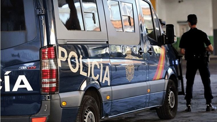 Detenido por retener a 30 menores en el interior de una discoteca de Moratalaz
