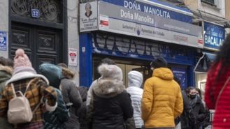 Doña Manolita reparte un 