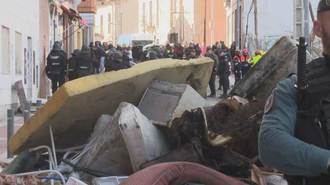 Desalojo masivo en un edificio okupado propiedad de la Sared