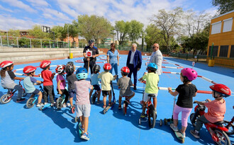 Visita al circuito de educación vial en el CEIP Villalar durante la Semana de la Movilidad