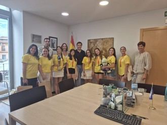 Bailarinas de Valdemorillo celebran su triunfo en el Global Dance Open 2025 con el alcalde