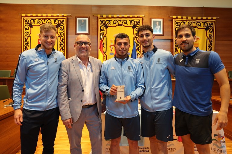 Ayuntamiento de Arroyomolinos celebra ascenso del CDM a Preferente
