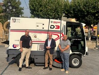 Nueva barredora mejora la limpieza urbana en El Escorial
