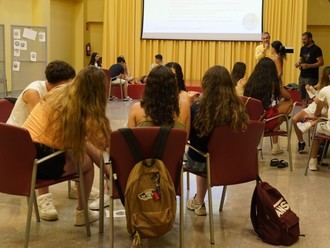 Formación en educación emocional para prevenir el suicidio juvenil en Torrejón de Ardoz