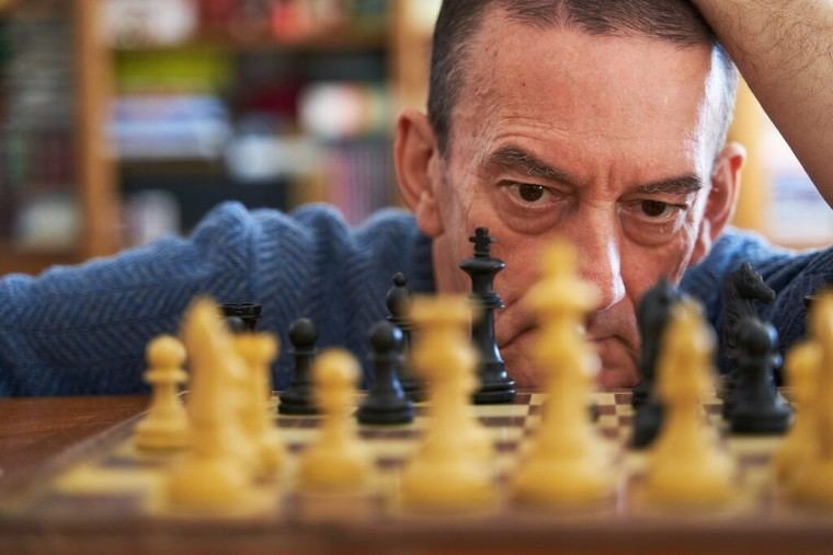 El cerebro envejece: un proceso adaptativo más allá de la edad