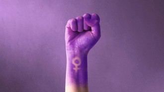 Gobierno español lanza medidas de vivienda para mujeres víctimas de violencia de género