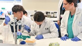 El Hospital Gregorio Marañón acoge a 75 estudiantes de 4º de ESO para fomentar carreras en el ámbito de la salud