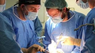 Innovadora plataforma robótica mejora la cirugía de rodilla en el Clínico San Carlos de Madrid