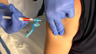 Pacientes cardíacos del Hospital Príncipe de Asturias tendrán acceso preferente a la vacunación contra la gripe