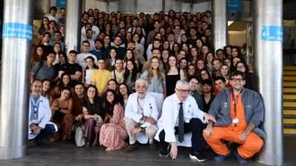Nuevos residentes se incorporan al Hospital Ramón y Cajal tras emotivo acto de despedida para especialistas graduados