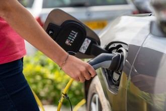 MITECO lanza consulta pública sobre ayudas para recarga eléctrica en carreteras