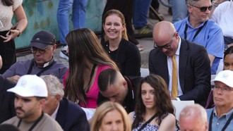 El Papa León XIV visita el Centro de Acogida CEDIA de Cáritas en Madrid, donde se implementa el programa Sal de la Calle