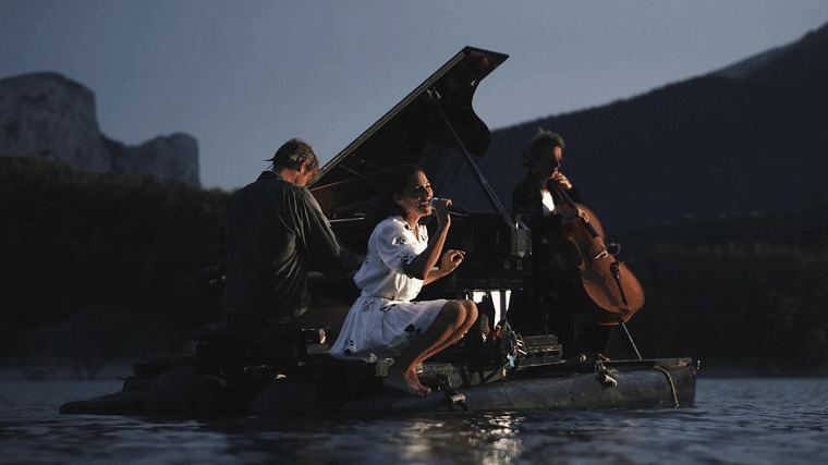 `El Piano del Lago, recital acuático en el Embalse de San Juan hasta el 30-J