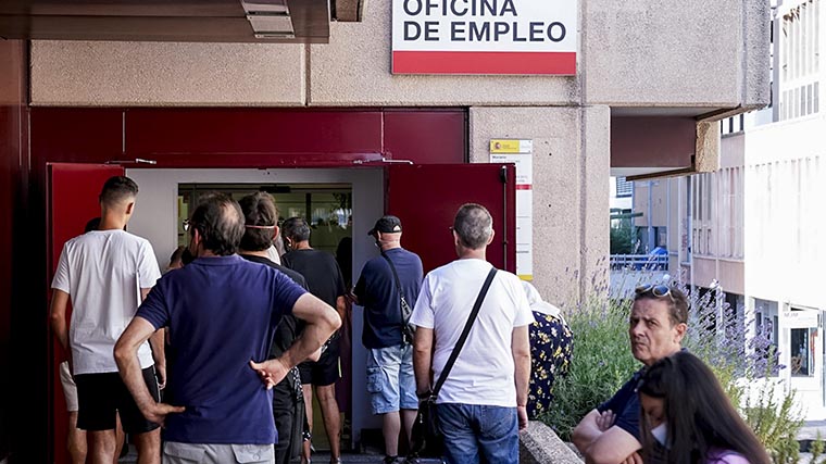 El paro sube en la región un 1,05% con 3.254 desempleados más que en julio