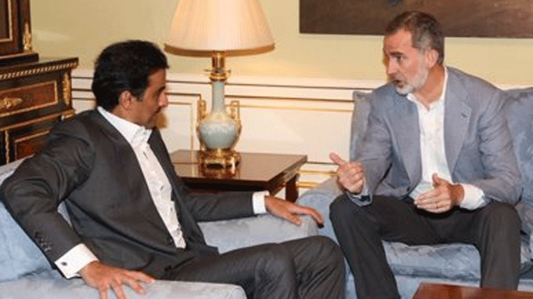 Moncloa se lanza a `cortejar´ al emir de Qatar en busca de inversiones y gas