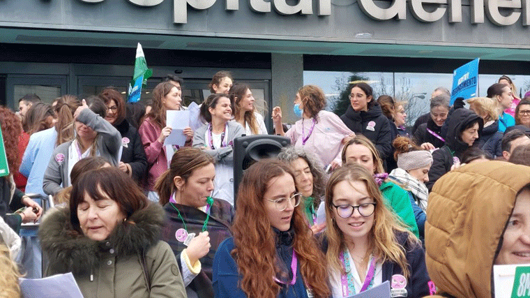 Enfermeras claman contra su 'discriminaciónl' y piden 'un cambio estructural'