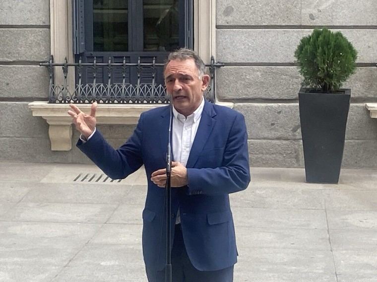 IU solicita a Albares que explique en el Congreso el acuerdo entre EEUU y la UE