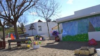 Piden la 'inmediata revisión' de las escuelas infantiles tras la caída del techo de una de ellas