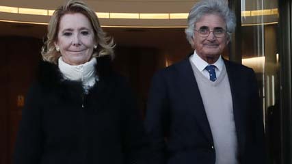 Esperanza Aguirre y su marido, ingresados por coronavirus