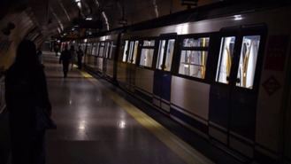 Afecciones momentáneas en el Metro por un problema técnico que deja sin luz estaciones de la L5 y L6