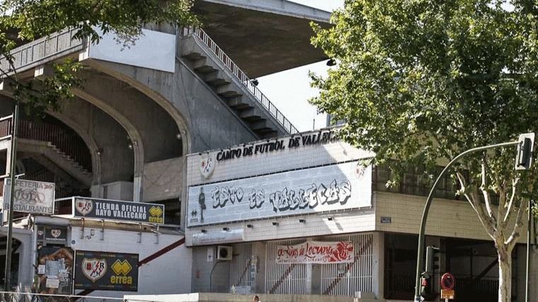 El Ayuntamiento multa a la Comunidad por no reparar el estadio del Rayo Vallecano