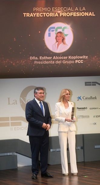 Esther Alcocer Koplowitz galardonada con el Premio de Honor de la CNC por su trayectoria profesional