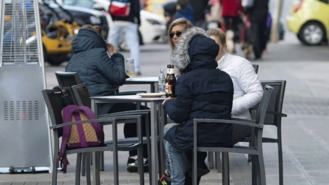 Madrid no recurrirá en casación y levanta cautelarmente la prohibición de estufas de gas en terrazas