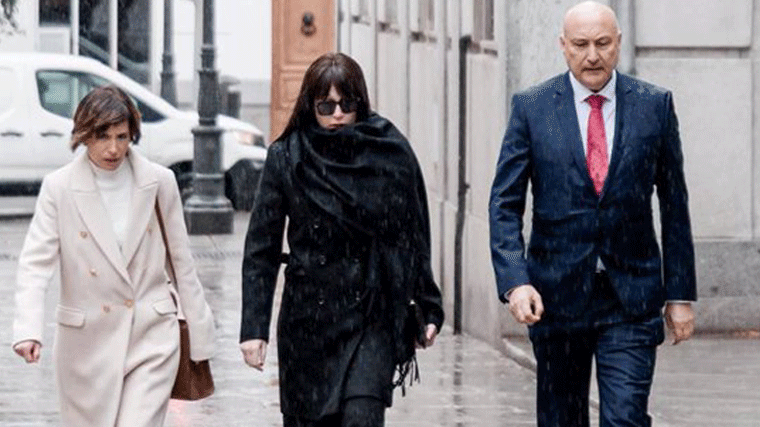 La ex de Ábalos reconoce en el Supremo que no fue a trabajar pero cobró de dos empresas públicas