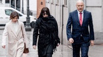 La ex de Ábalos reconoce en el Supremo que no fue a trabajar pero cobró de dos empresas públicas
