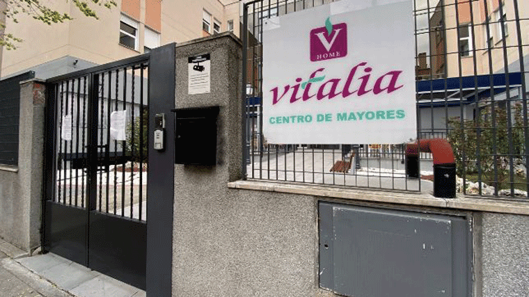 Tumban la querella de familias de residencias de Leganés contra Ayuso