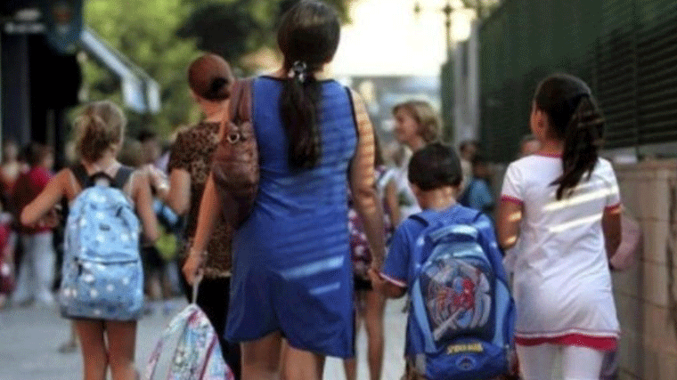 Arrancan los trámites para crear el título de padres de familia numerosa vitalicia