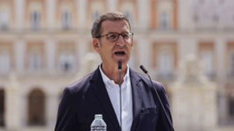 Feijóo presenta a sus candidatos al 23J como la única vía para el cambio y elude hablar del pacto con Vox en Valencia