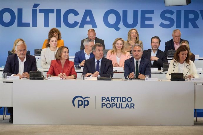 Feijóo promete un Congreso del PP con discusión ideológica y sin 'esconder' difeencias: 'El debate nos estimula'