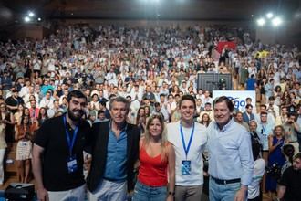 Feijóo se presenta como el candidato de los jóvenes en su discurso del congreso del PP