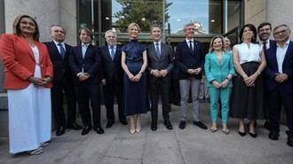 Feijóo propone elecciones y 10 reformas para la reconstrucción de España