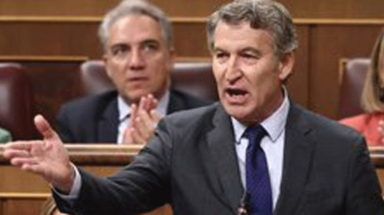 Feijóo se lanza a la conquista del votante de Vox y denuncia una 'pinza' entre Sánchez y Abascal