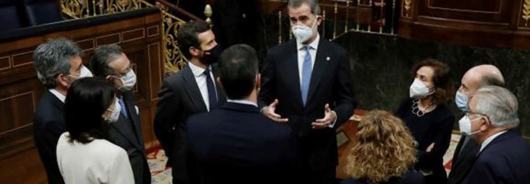 Cambiar la Monarquía dentro de la Constitución para huir de la pandemia