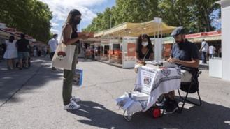 La Feria del Libro vuelve al Retiro con 370 casetas y homenajes a Almudena Grandes