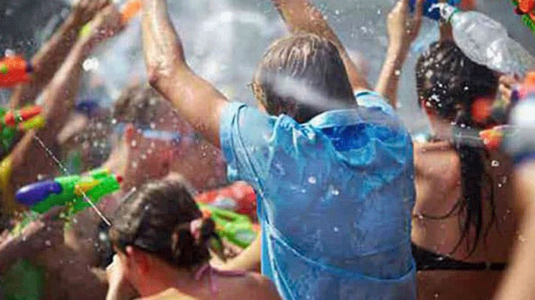 Fiesta del Agua y cine de verano, actividades propuestas para un fin de semana de calor