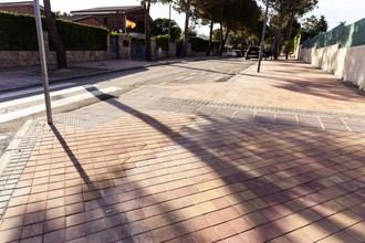 Finalizan las obras de acerado en la calle Río Jarama, mejorando la accesibilidad en Parque Boadilla