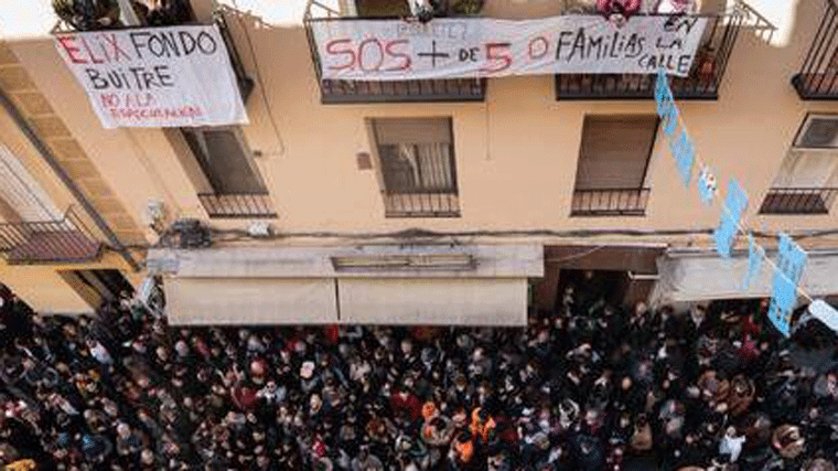 Los vecinos de Tribulete se visten de luto este sábado con una performance por el funeral de sus viviendas