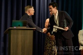 Javier Tiemblo recibe premio internacional por su liderazgo en IA en seguros
