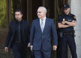 Llarena levanta la orden de detención de Puigdemont y critica al TC