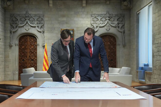 Puente dice que PP y Vox quieren aplicar en España el modelo de Milei