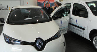 Coches eléctricos para el mantenimiento y vigilancia del municipio