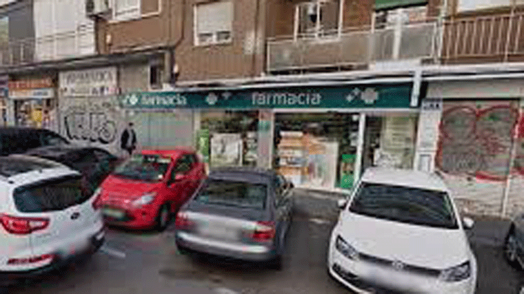 Un ladrón corta el dedo a una dependienta en el asalto a una farmacia