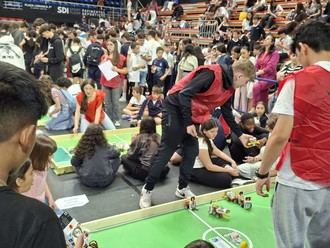 Robocampeones: La gran competición de robótica educativa reúne a más de 3.000 estudiantes en Fuenlabrada