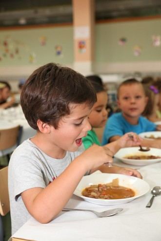 Cien mil euros para alimentar a escolares en vacaciones estivales