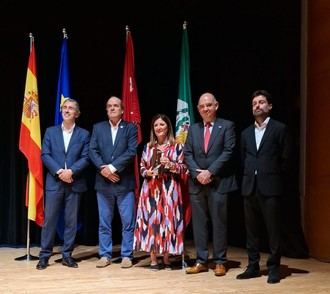 Fuenlabrada recibe la Escoba de Platino por quinto año consecutivo por su plan de limpieza urbana